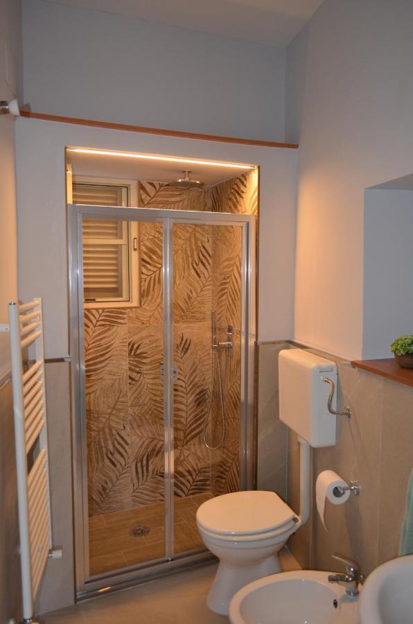 Ledueffe Casa Vacanze Бишелие Екстериор снимка