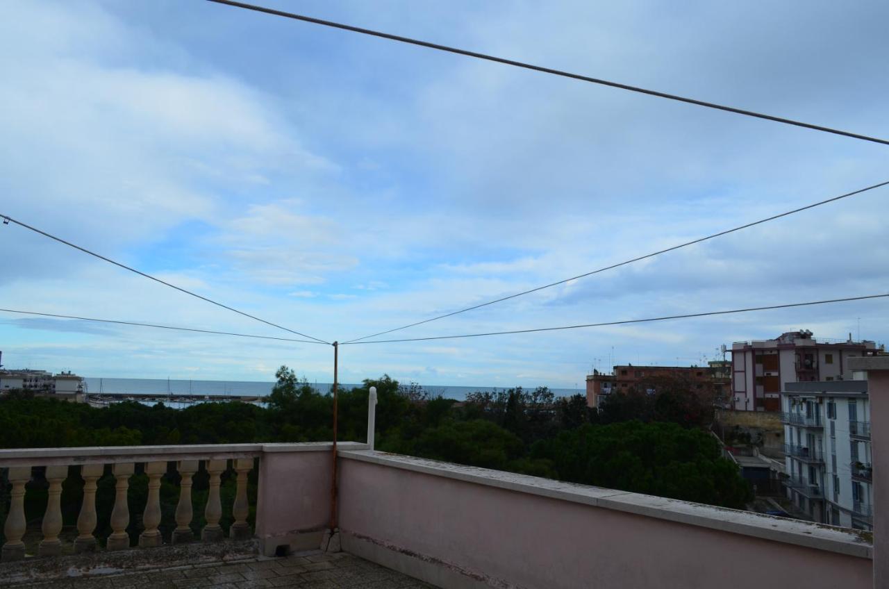 Ledueffe Casa Vacanze Бишелие Екстериор снимка